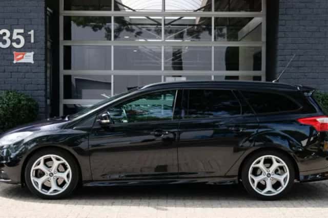 Ford Focus (2012) thumbnail 3
