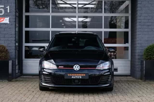 Volkswagen Golf (2014) thumbnail 2