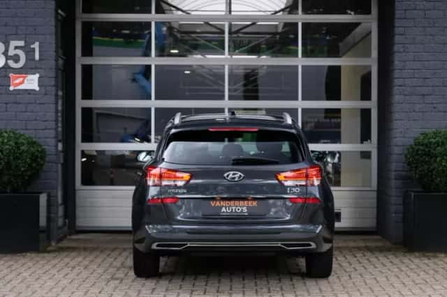 Hyundai i30 (2021) thumbnail 4