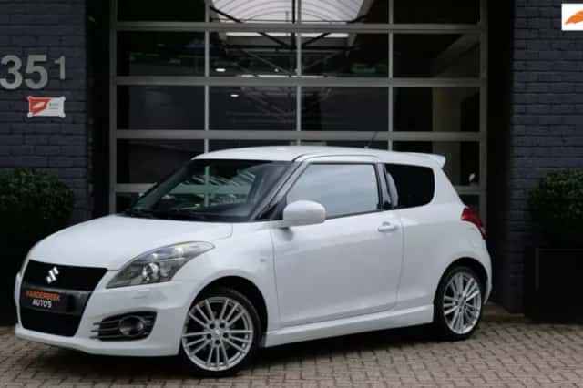 Suzuki Swift (2012) thumbnail 1