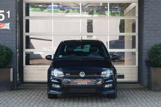 Volkswagen Polo (2017) thumbnail 2