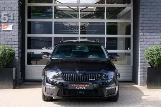 Škoda Octavia (2014) thumbnail 2