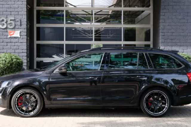 Škoda Octavia (2014) thumbnail 3
