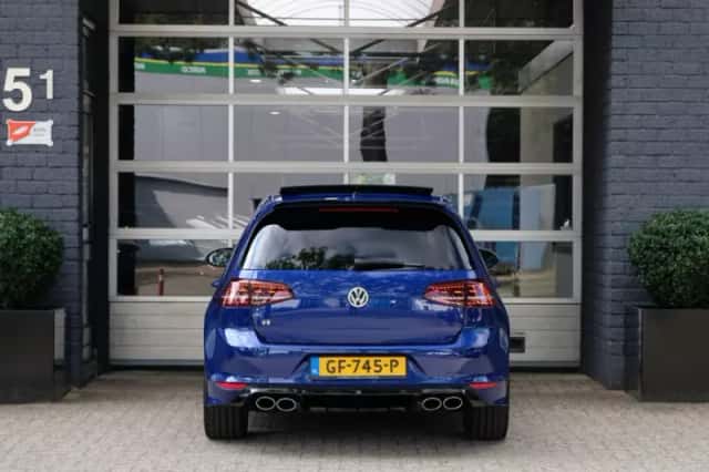 Volkswagen Golf (2015) thumbnail 4