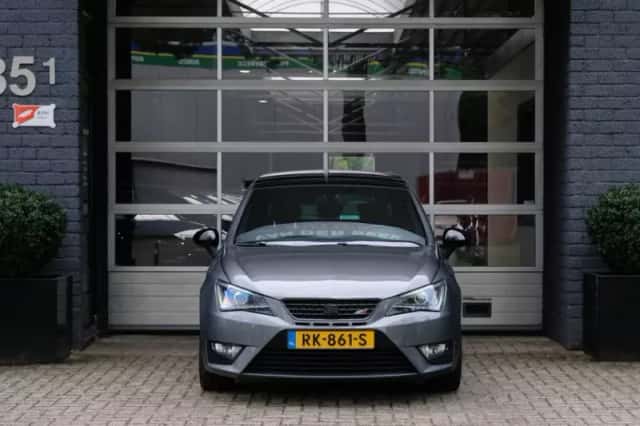 SEAT Ibiza (2016) thumbnail 2