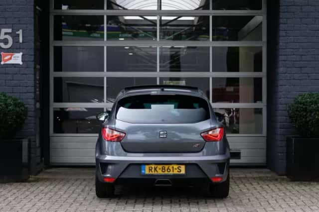 SEAT Ibiza (2016) thumbnail 4