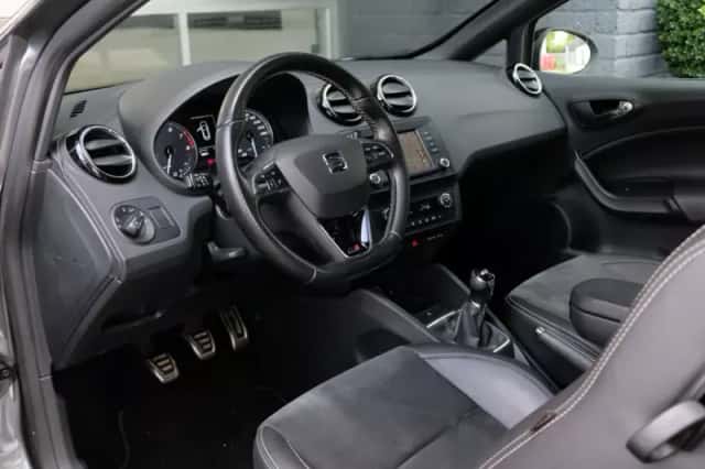 SEAT Ibiza (2016) thumbnail 6