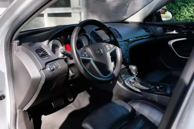 Opel Insignia (2011) thumbnail 6