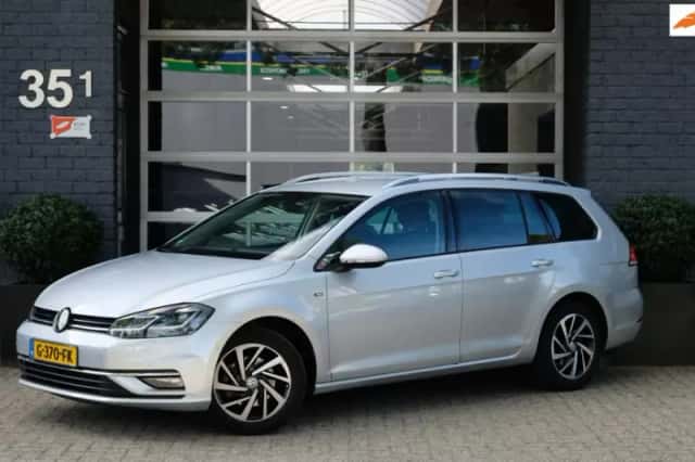 Volkswagen Golf (2019) thumbnail 1