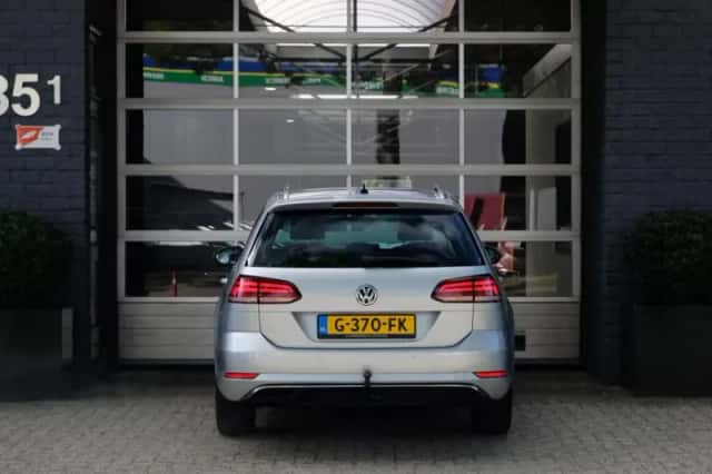 Volkswagen Golf (2019) thumbnail 4