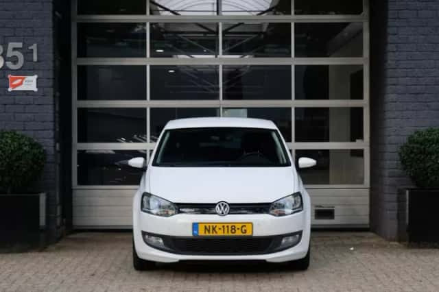 Volkswagen Polo (2017) thumbnail 2