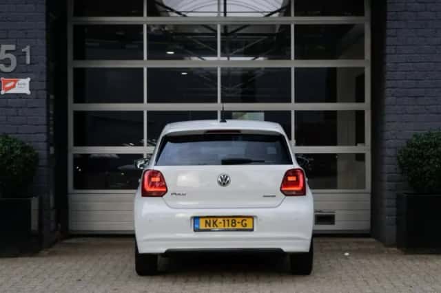 Volkswagen Polo (2017) thumbnail 4