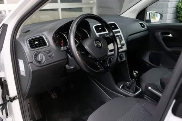 Volkswagen Polo (2017) thumbnail 6
