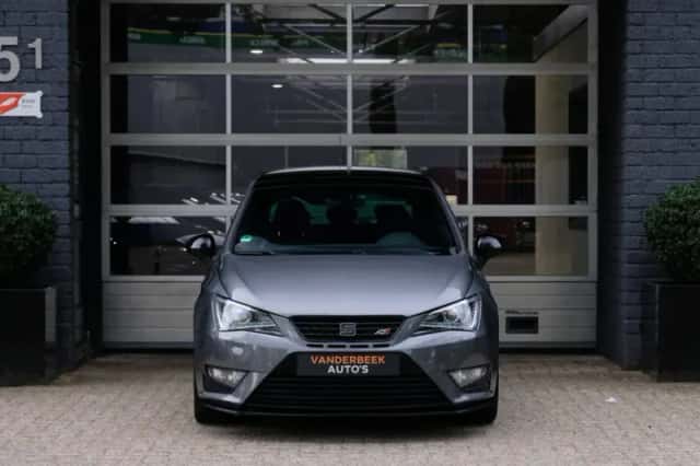 SEAT Ibiza (2016) thumbnail 2