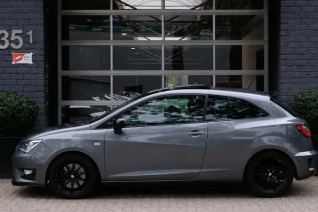 SEAT Ibiza (2016) thumbnail 3