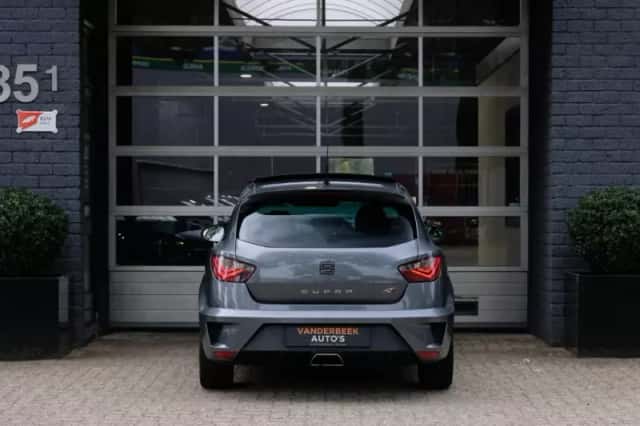 SEAT Ibiza (2016) thumbnail 4