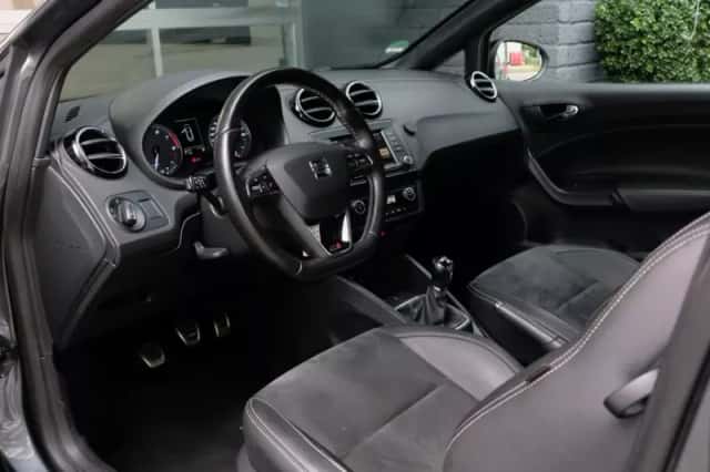 SEAT Ibiza (2016) thumbnail 6