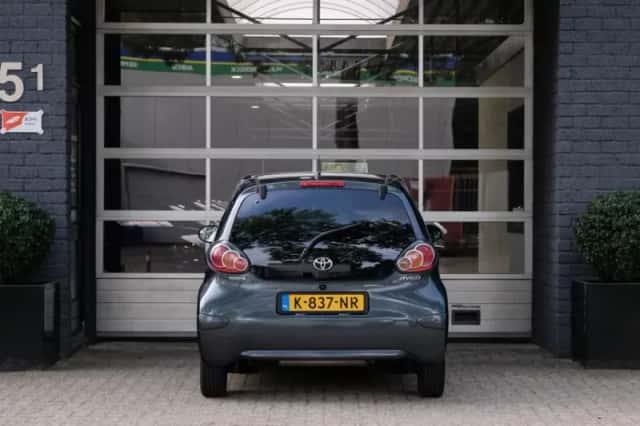 Toyota Aygo (2011) thumbnail 4