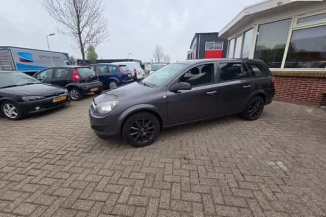 Opel Astra (2009) thumbnail 1