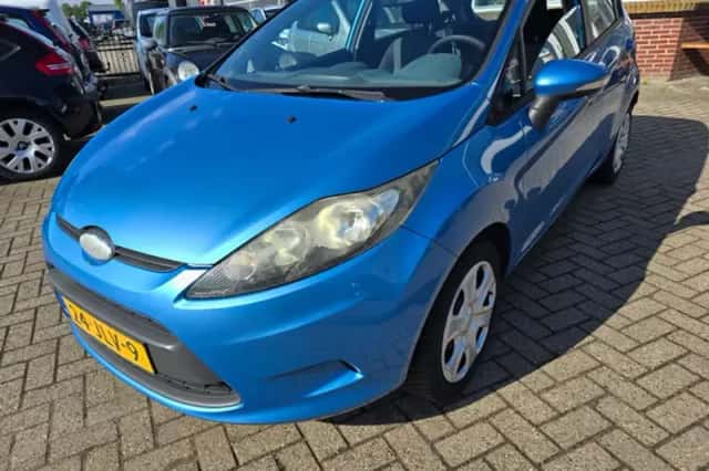Ford Fiesta (2009) thumbnail 2