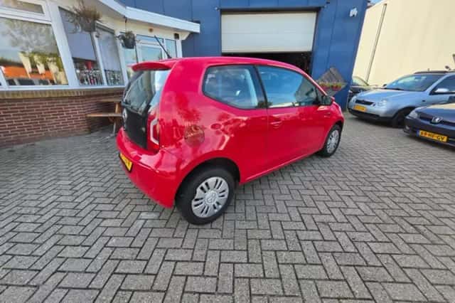 Volkswagen Up! (2012) thumbnail 6