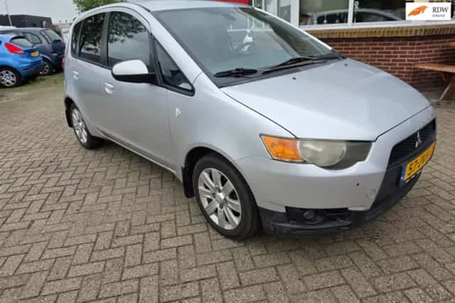 Mitsubishi Colt (2009) thumbnail 1