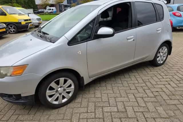 Mitsubishi Colt (2009) thumbnail 6