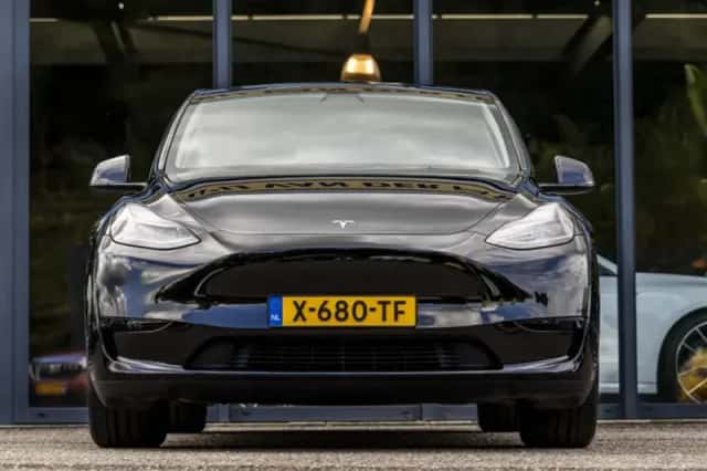 Tesla Model Y (2024) thumbnail 4