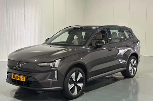 Volvo EX90 (2025) thumbnail 2