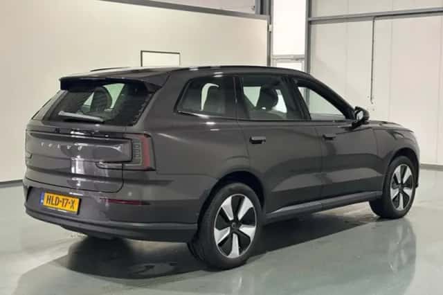 Volvo EX90 (2025) thumbnail 3
