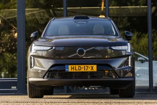 Volvo EX90 (2025) thumbnail 4