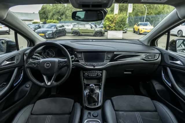 Opel Astra (2021) thumbnail 3