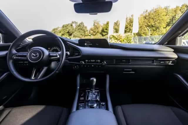 Mazda 3 (2020) thumbnail 3