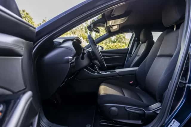 Mazda 3 (2020) thumbnail 5