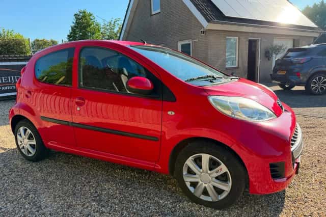 Peugeot 107 (2011) thumbnail 1