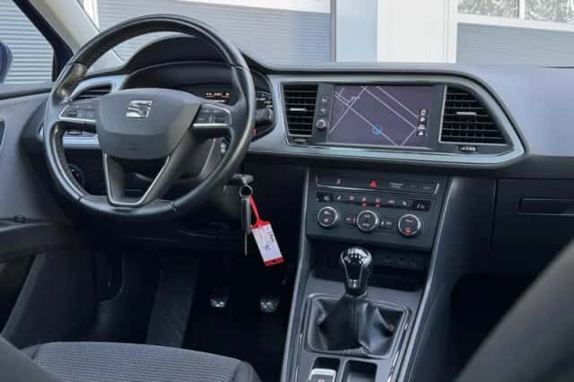 SEAT Leon (2018) thumbnail 3