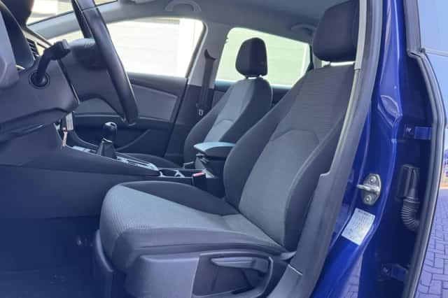 SEAT Leon (2018) thumbnail 5