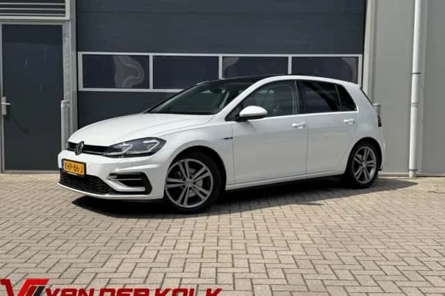 Volkswagen Golf (2018) thumbnail 1