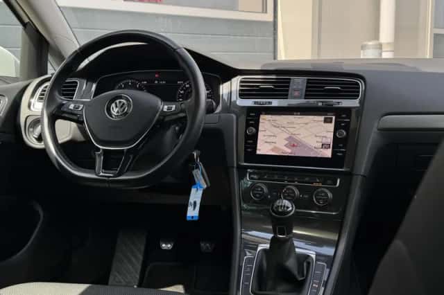 Volkswagen Golf (2018) thumbnail 4