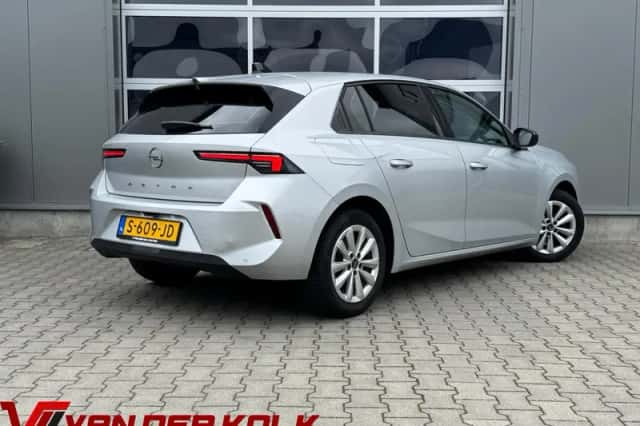 Opel Astra (2023) thumbnail 2