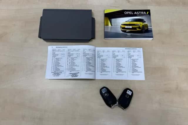 Opel Astra (2023) thumbnail 4