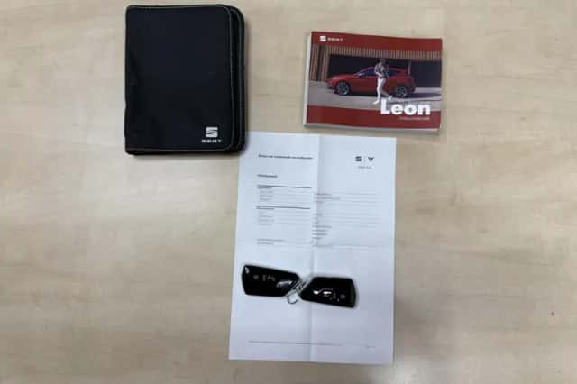 SEAT Leon (2022) thumbnail 4