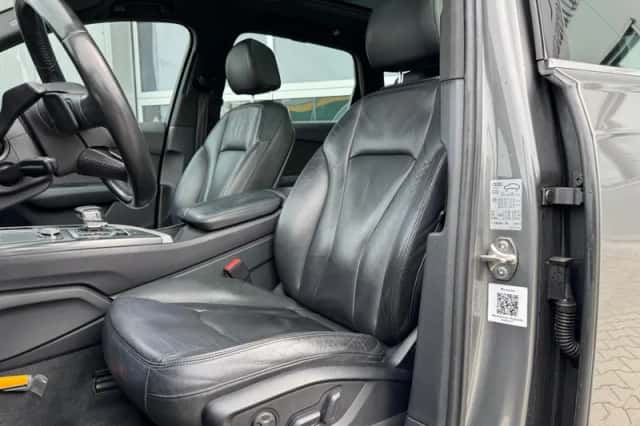 Audi Q7 (2016) thumbnail 6