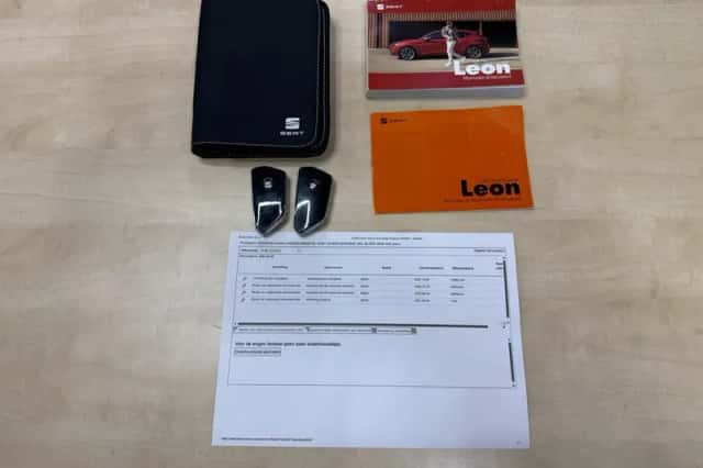 SEAT Leon (2021) thumbnail 4