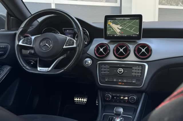 Mercedes-Benz CLA-Klasse (2015) thumbnail 3
