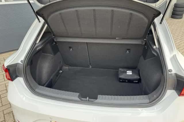 SEAT Leon (2025) thumbnail 5