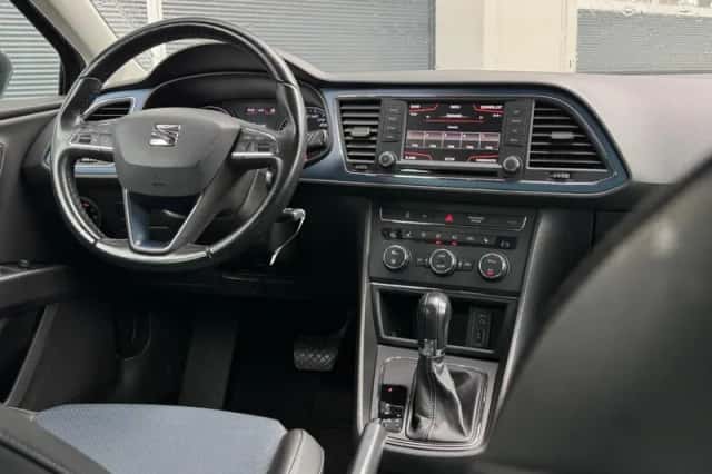 SEAT Leon (2016) thumbnail 3
