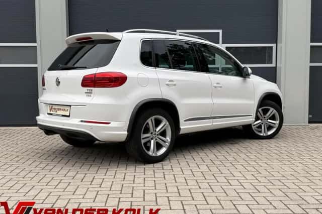 Volkswagen Tiguan (2013) thumbnail 2