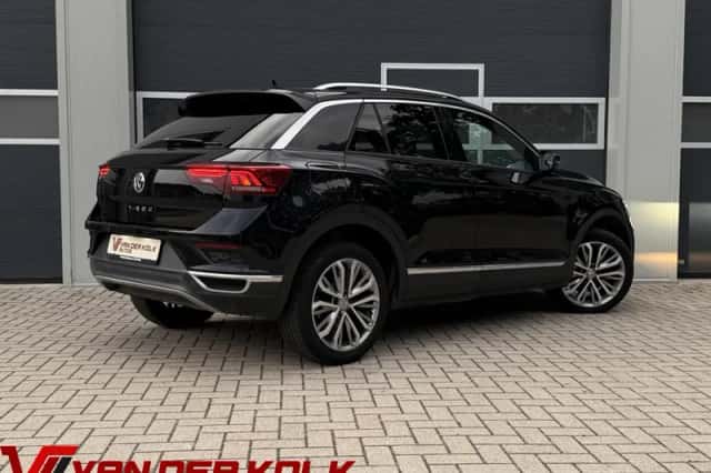 Volkswagen T-Roc (2019) thumbnail 2