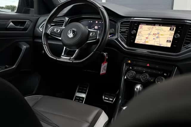 Volkswagen T-Roc (2019) thumbnail 3